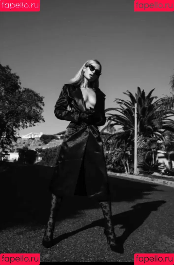 Paris Hilton / parishilton Onlyfans Photo Gallery 