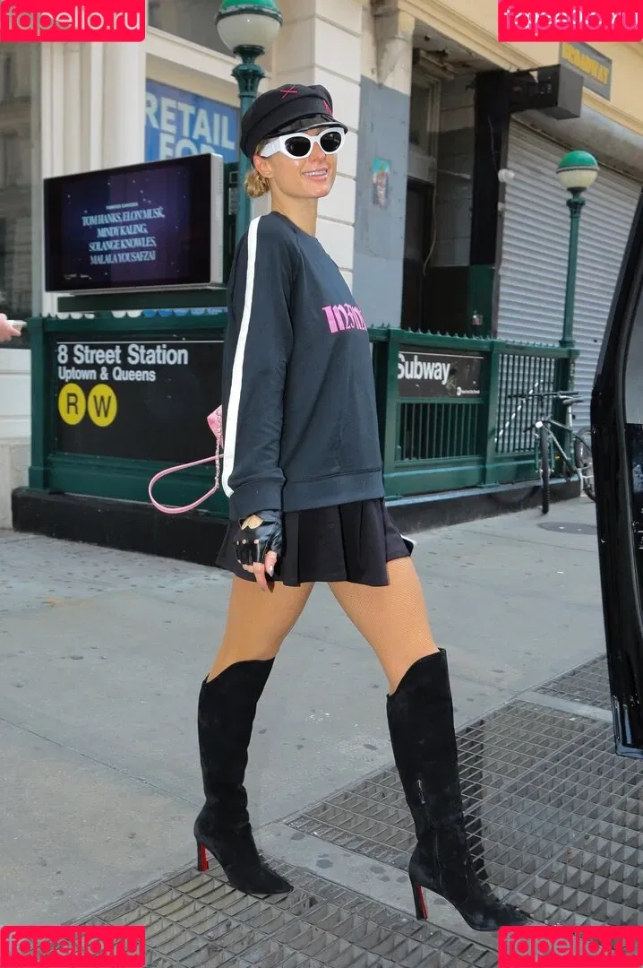 Paris Hilton / parishilton Onlyfans Photo Gallery 
