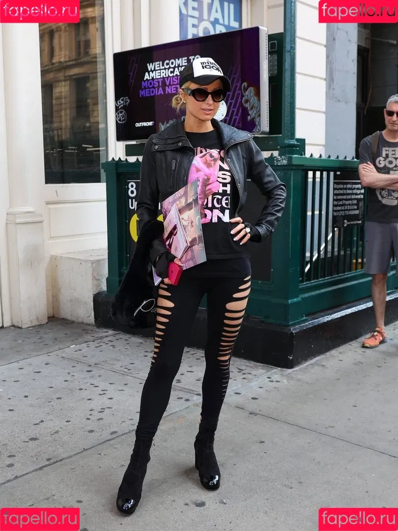 Paris Hilton / parishilton Onlyfans Photo Gallery 