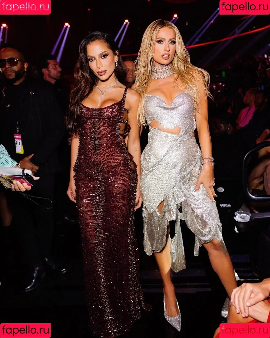 Paris Hilton / parishilton Onlyfans Photo Gallery 