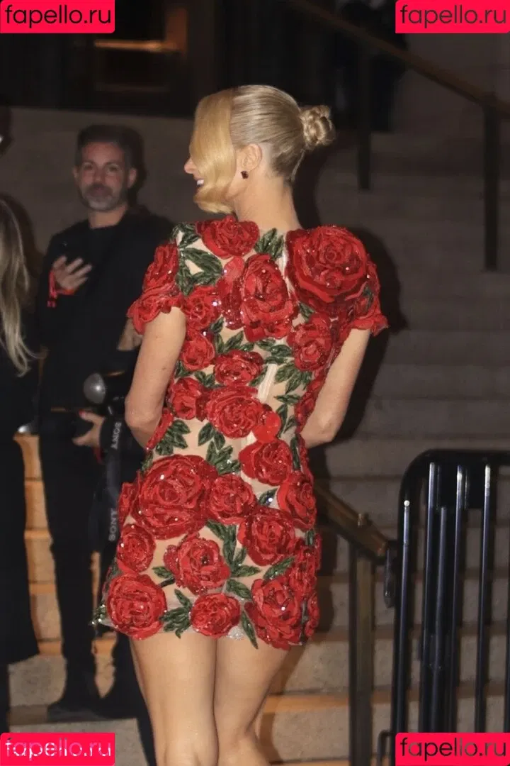 Paris Hilton / parishilton Onlyfans Photo Gallery 