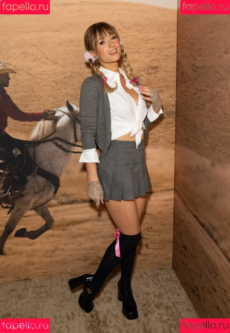 Paris Hilton / parishilton Onlyfans Photo Gallery 