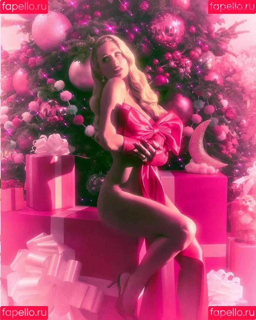 Paris Hilton / parishilton Onlyfans Photo Gallery 