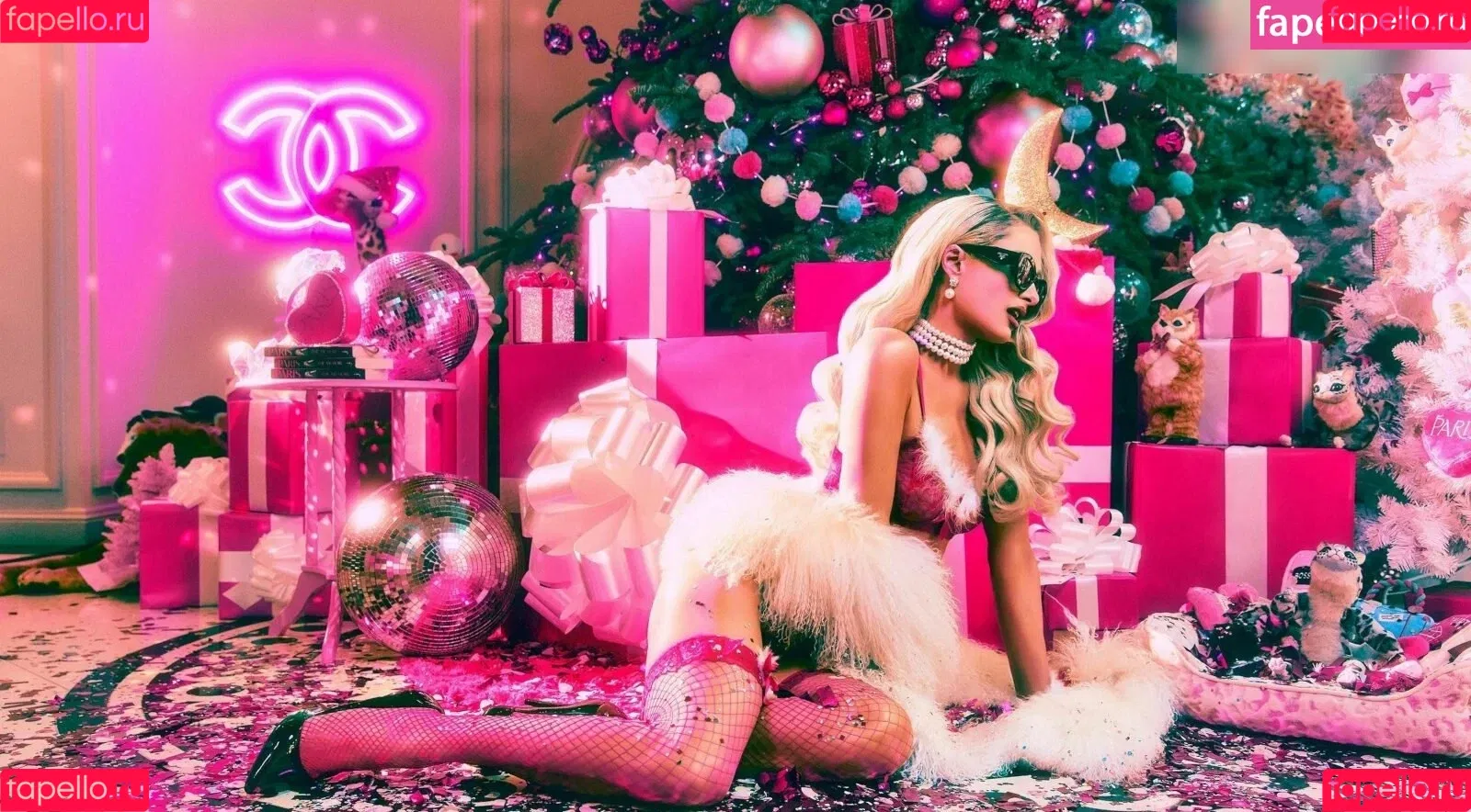 Paris Hilton / parishilton Onlyfans Photo Gallery 