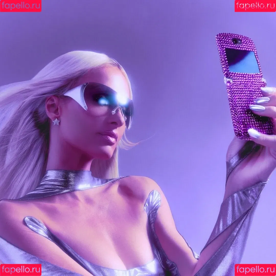 Paris Hilton / parishilton Onlyfans Photo Gallery 