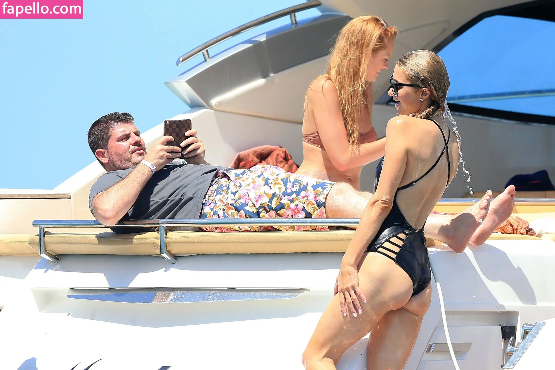 Paris Hilton / parishilton Onlyfans Photo Gallery 