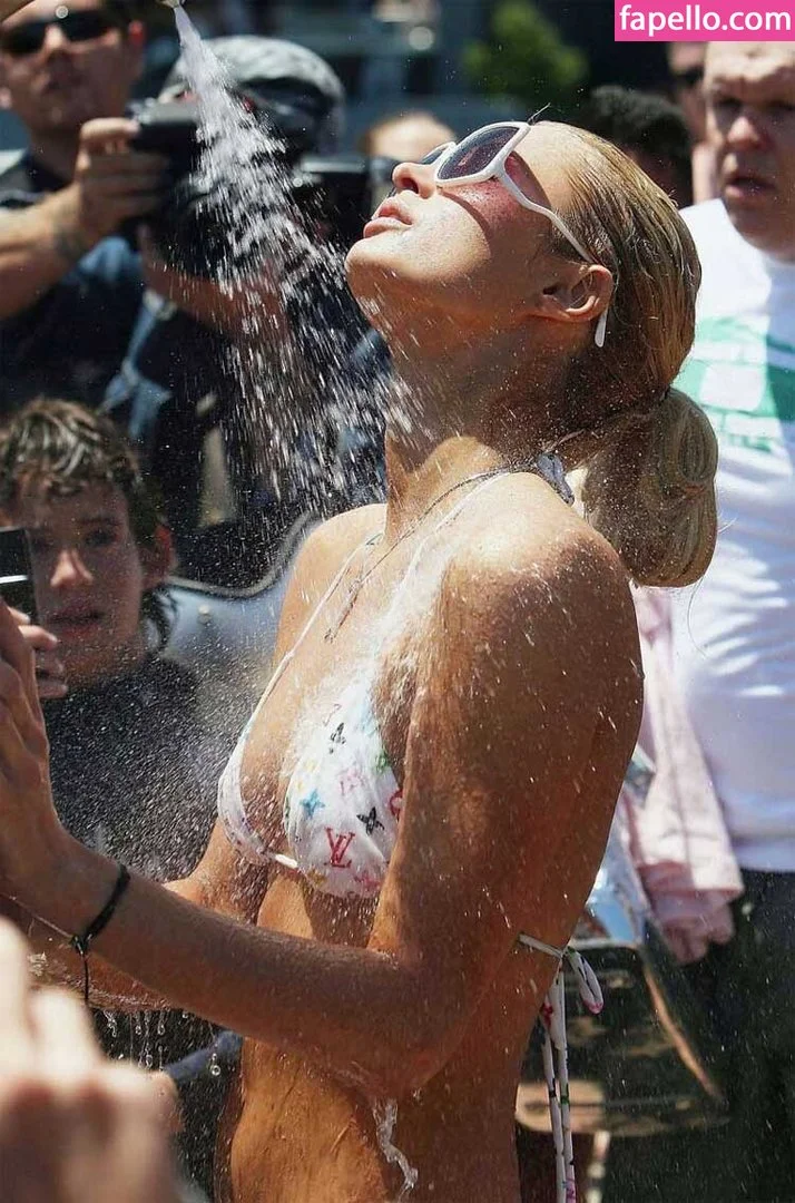 Paris Hilton / parishilton Onlyfans Photo Gallery 