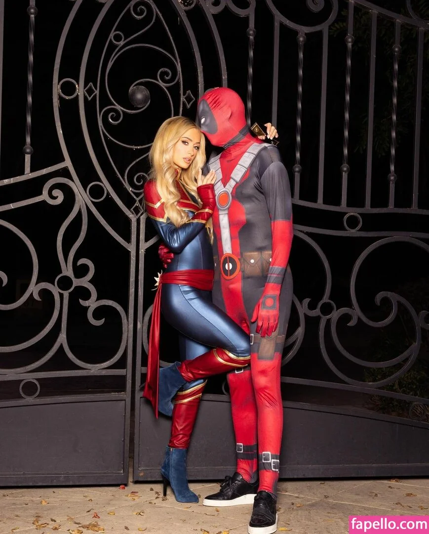 Paris Hilton / parishilton Onlyfans Photo Gallery 