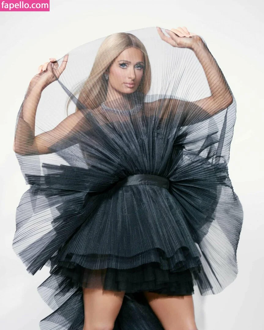 Paris Hilton / parishilton Onlyfans Photo Gallery 