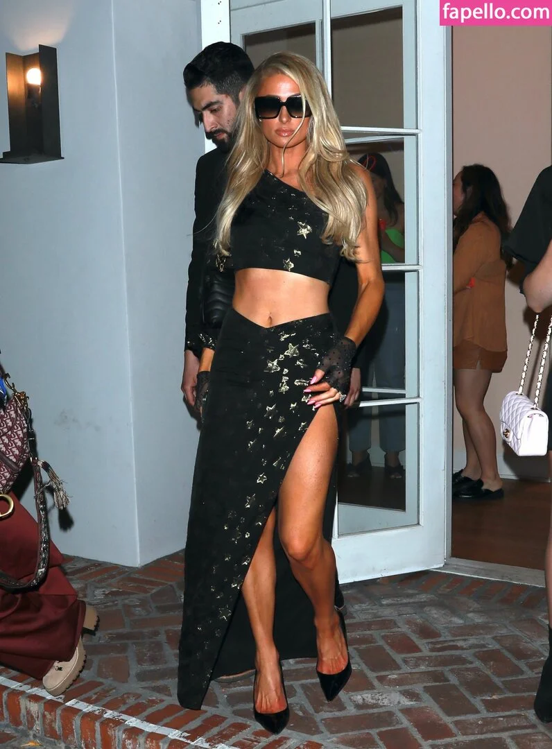 Paris Hilton / parishilton Onlyfans Photo Gallery 