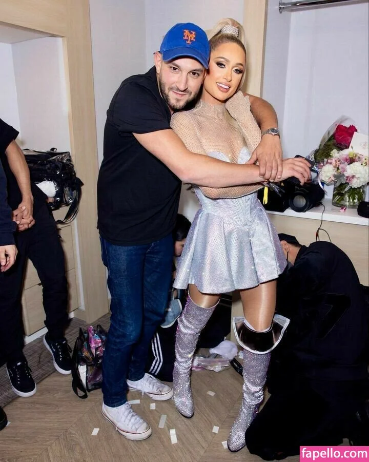 Paris Hilton / parishilton Onlyfans Photo Gallery 