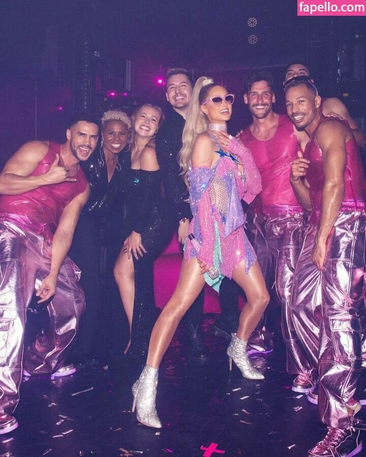 Paris Hilton / parishilton Onlyfans Photo Gallery 