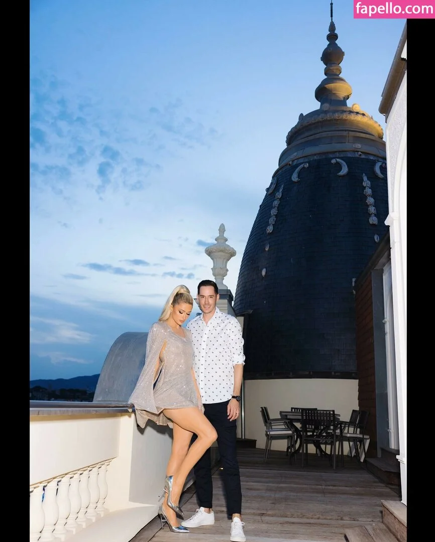 Paris Hilton / parishilton Onlyfans Photo Gallery 