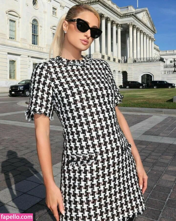 Paris Hilton / parishilton Onlyfans Photo Gallery 