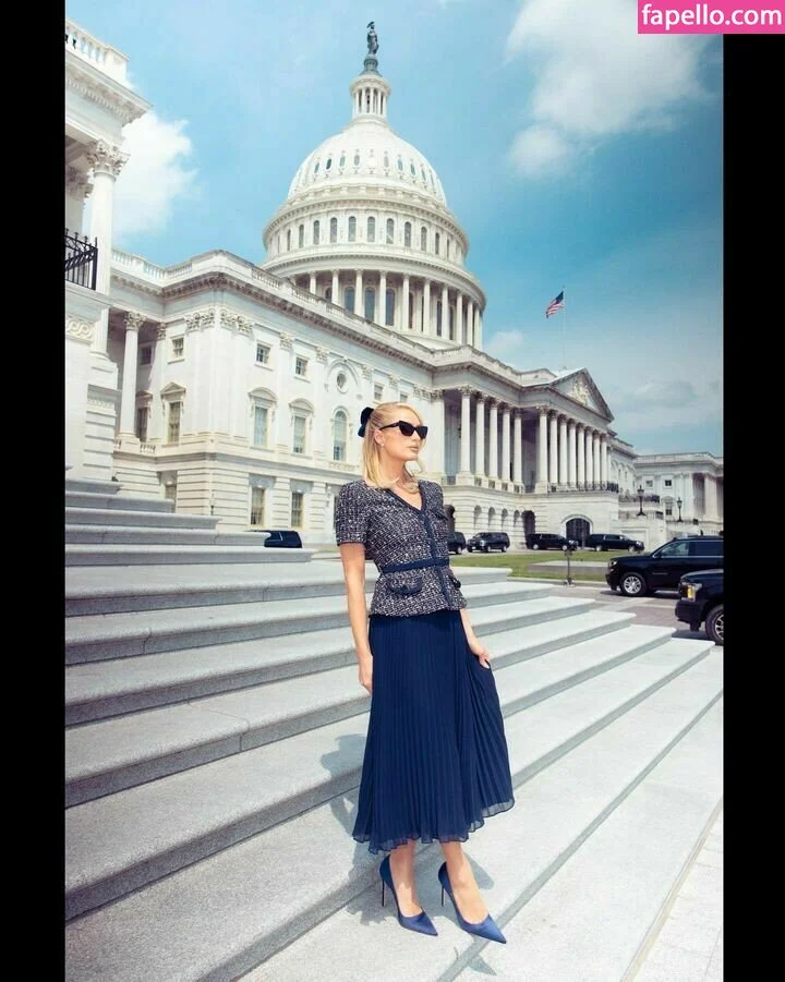 Paris Hilton / parishilton Onlyfans Photo Gallery 