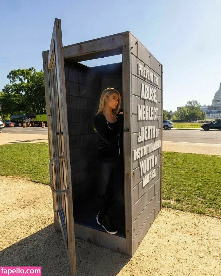 Paris Hilton / parishilton Onlyfans Photo Gallery 