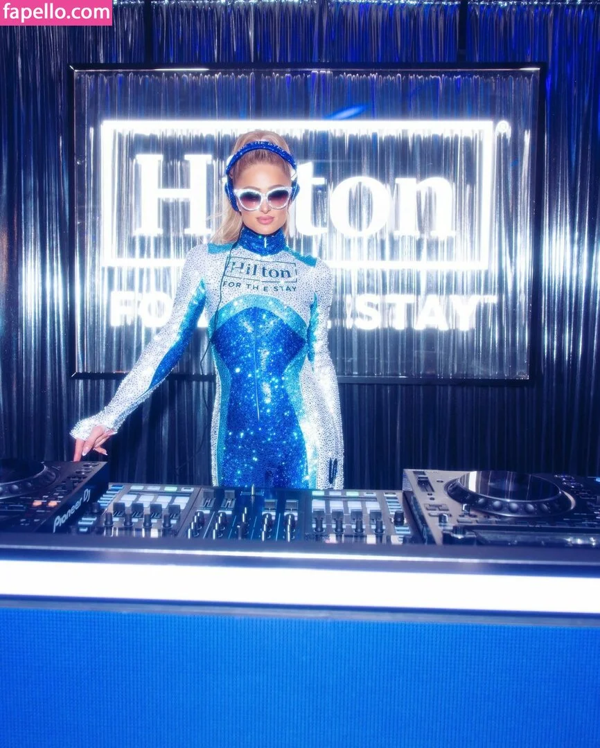 Paris Hilton / parishilton Onlyfans Photo Gallery 