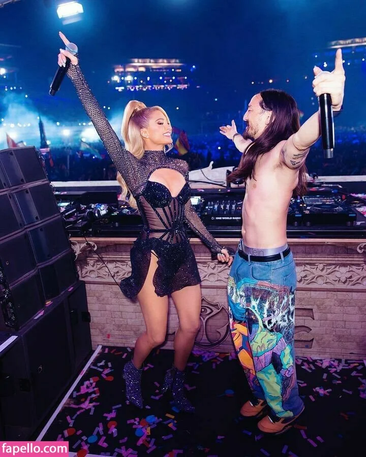 Paris Hilton / parishilton Onlyfans Photo Gallery 