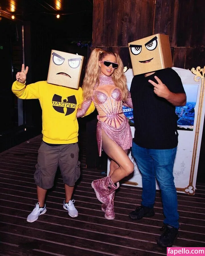 Paris Hilton / parishilton Onlyfans Photo Gallery 