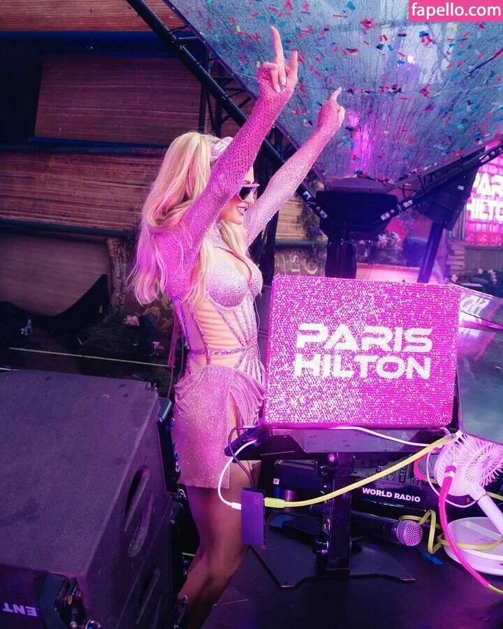 Paris Hilton / parishilton Onlyfans Photo Gallery 