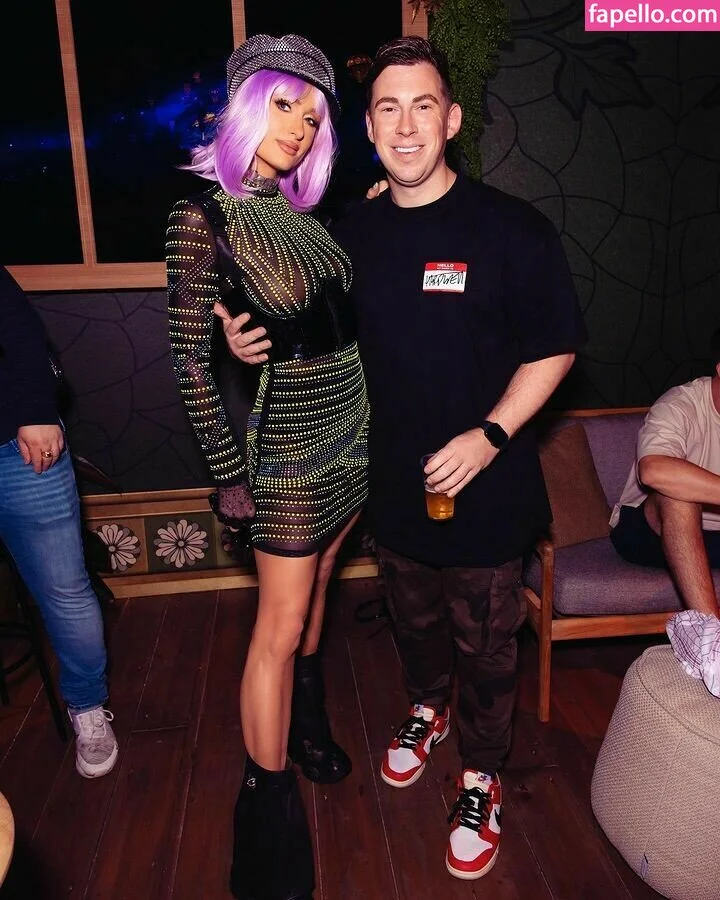 Paris Hilton / parishilton Onlyfans Photo Gallery 