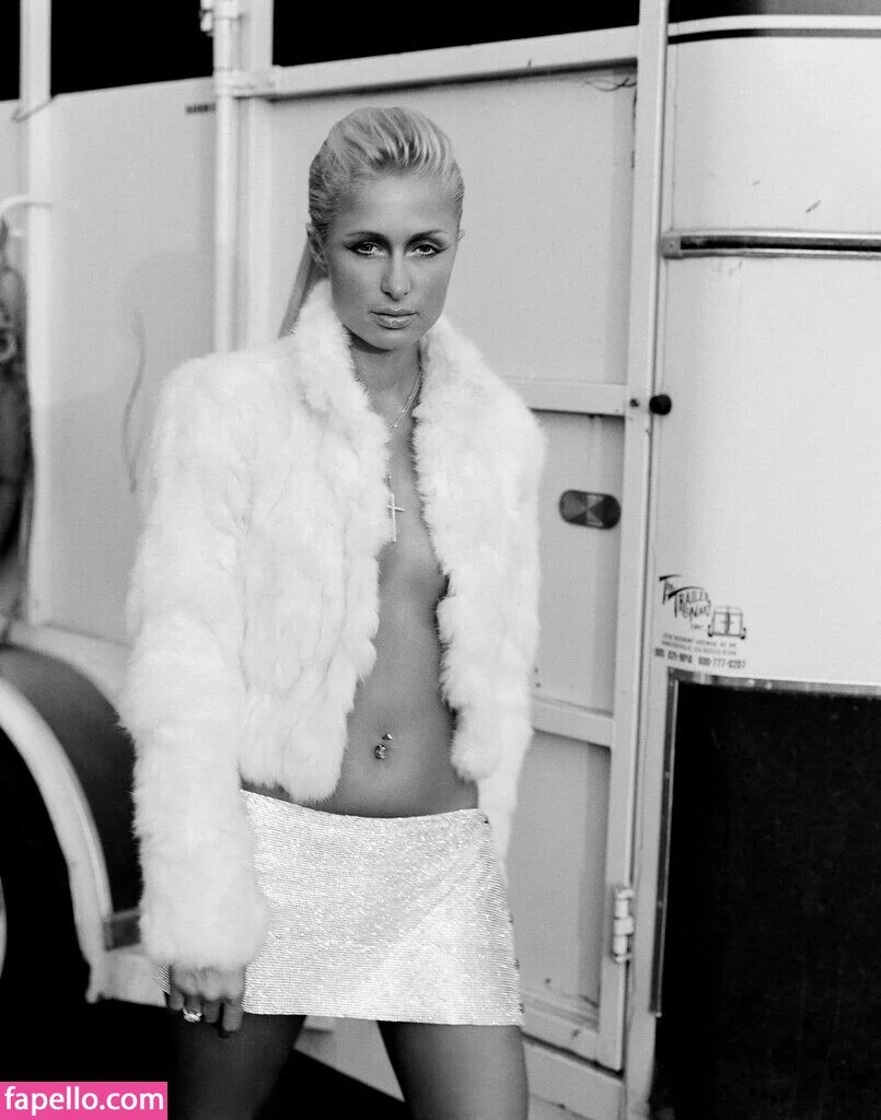 Paris Hilton / parishilton Onlyfans Photo Gallery 
