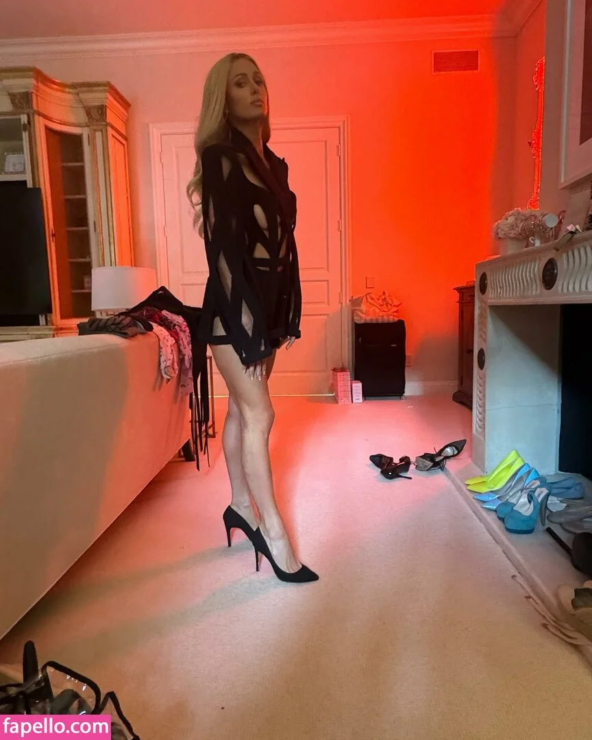 Paris Hilton / parishilton Onlyfans Photo Gallery 