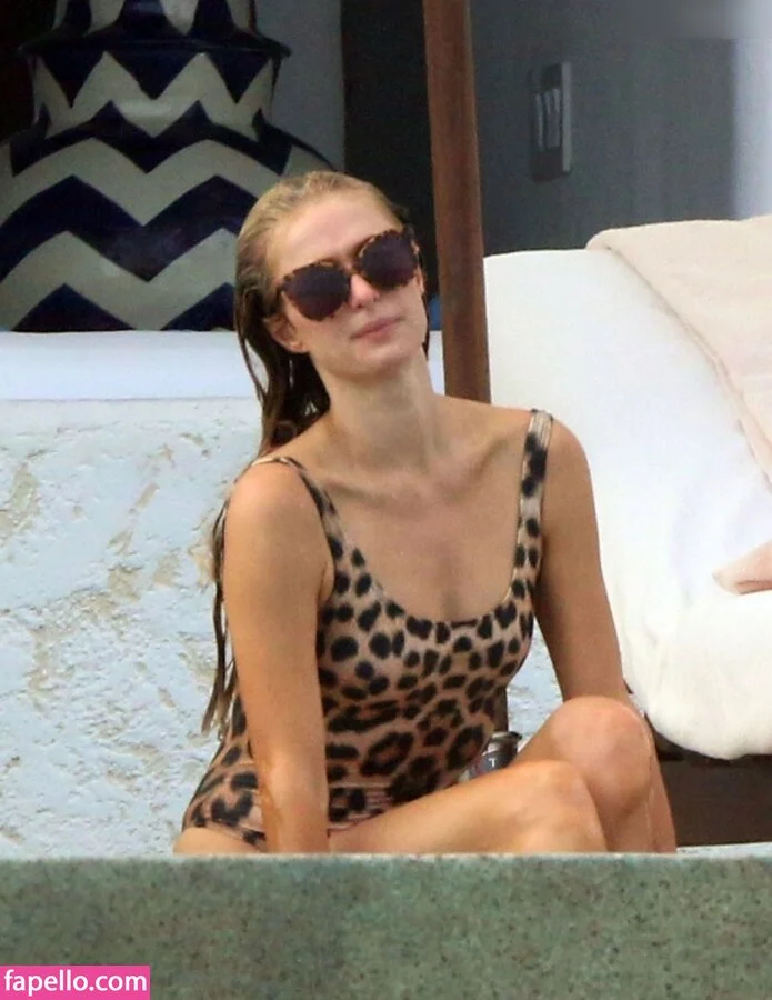 Paris Hilton / parishilton Onlyfans Photo Gallery 