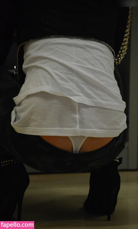 Paris Hilton / parishilton Onlyfans Photo Gallery 