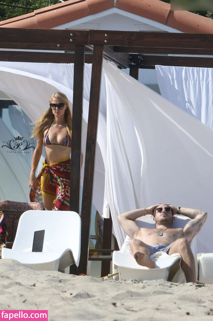 Paris Hilton / parishilton Onlyfans Photo Gallery 