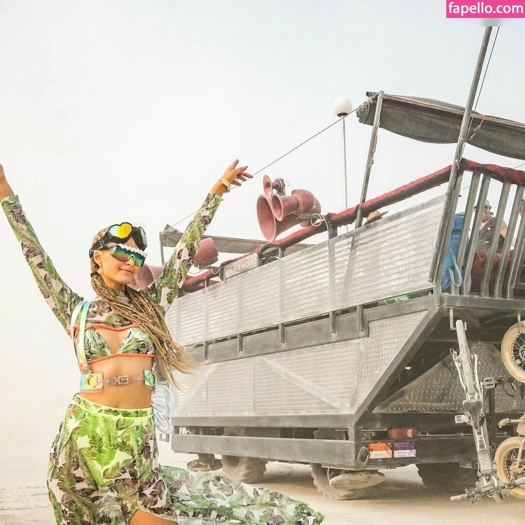 Paris Hilton / parishilton Onlyfans Photo Gallery 