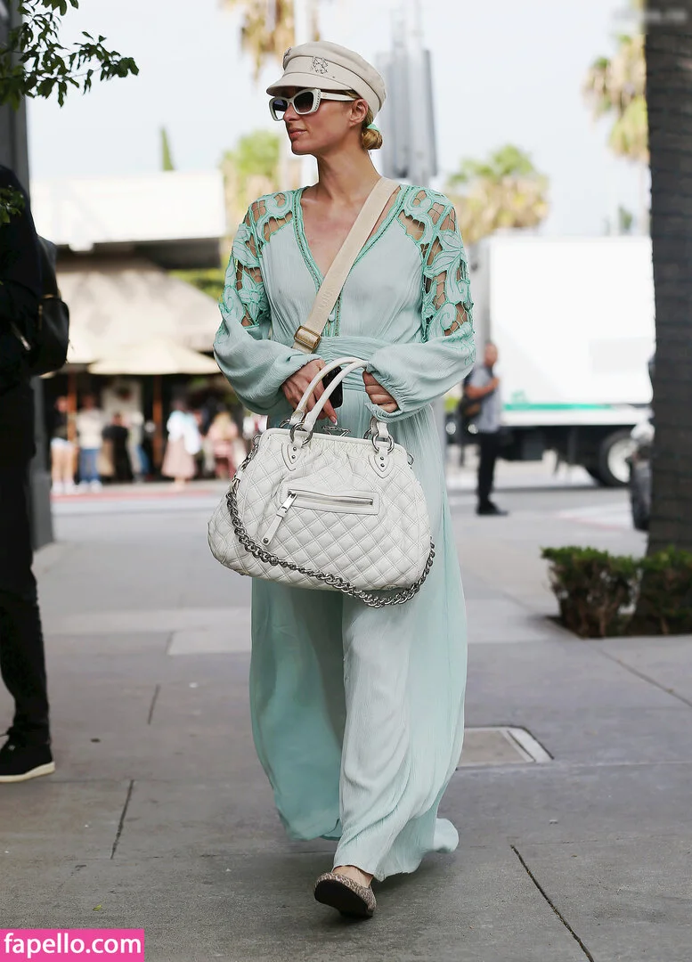 Paris Hilton / parishilton Onlyfans Photo Gallery 