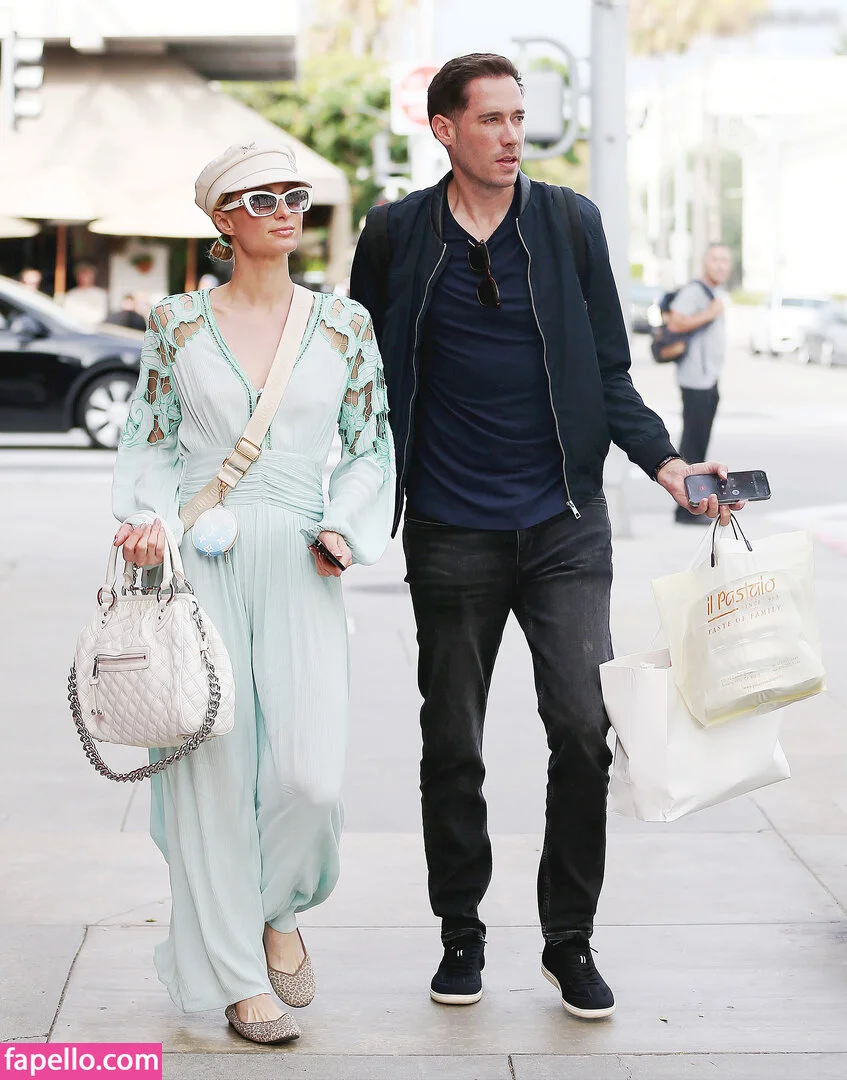 Paris Hilton / parishilton Onlyfans Photo Gallery 