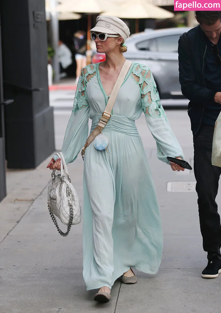 Paris Hilton / parishilton Onlyfans Photo Gallery 