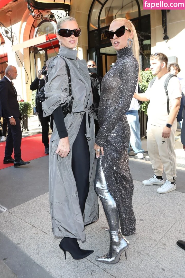 Paris Hilton / parishilton Onlyfans Photo Gallery 