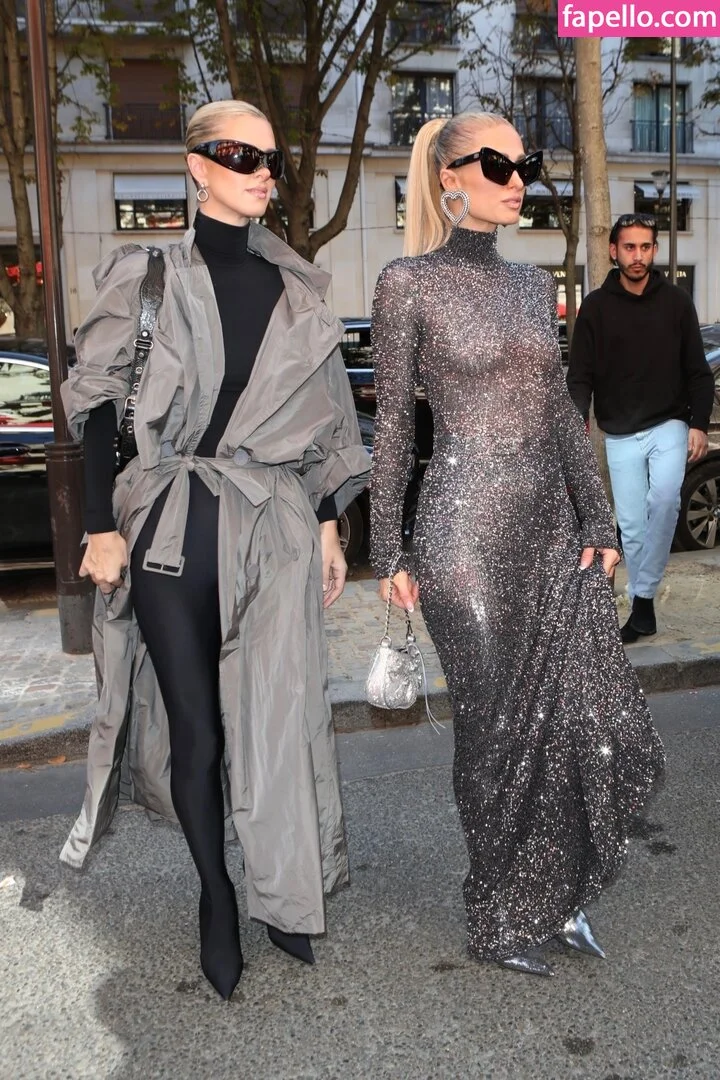 Paris Hilton / parishilton Onlyfans Photo Gallery 