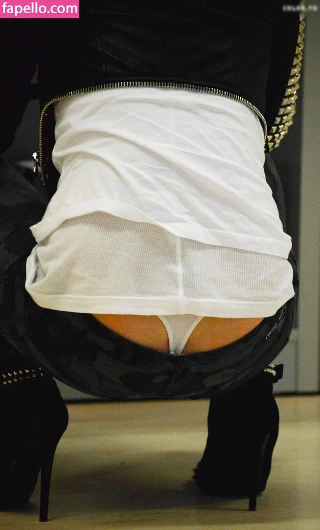 Paris Hilton / parishilton Onlyfans Photo Gallery 