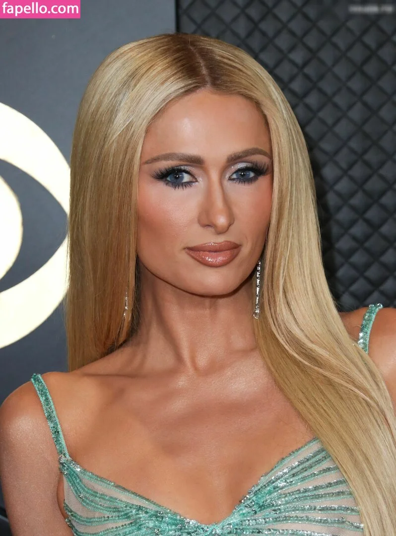 Paris Hilton / parishilton Onlyfans Photo Gallery 