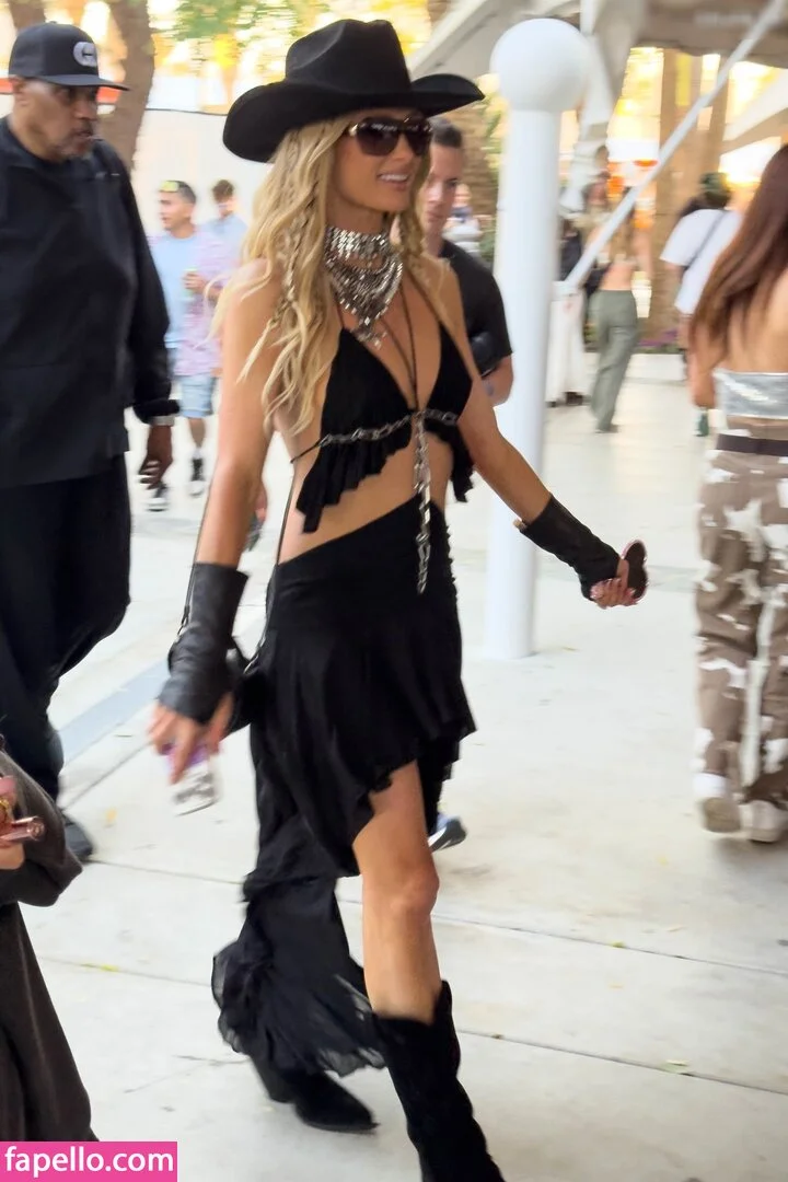 Paris Hilton / parishilton Onlyfans Photo Gallery 