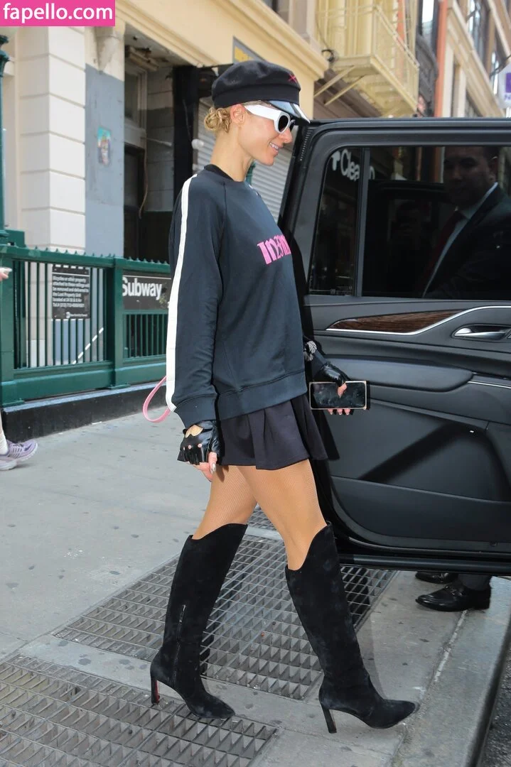 Paris Hilton / parishilton Onlyfans Photo Gallery 