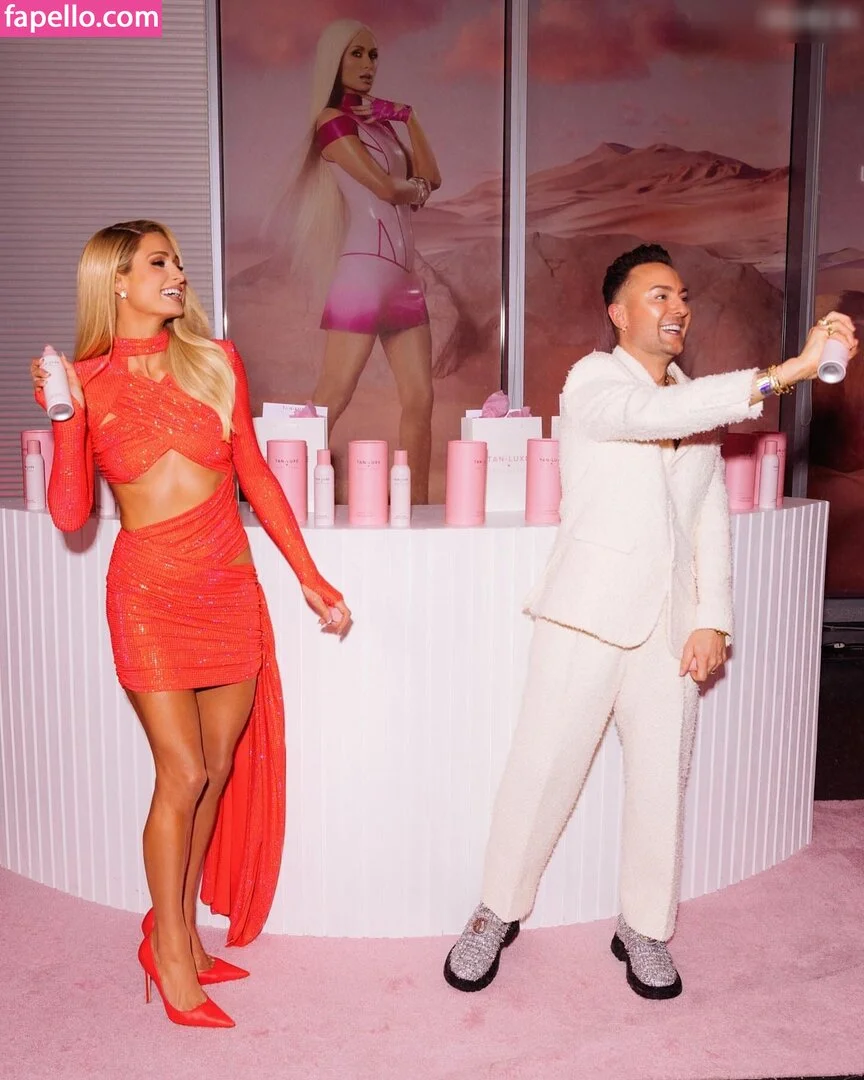 Paris Hilton / parishilton Onlyfans Photo Gallery 