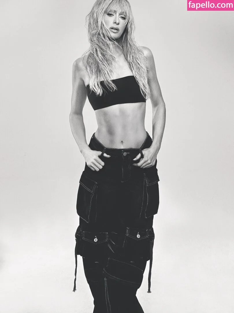 Paris Hilton / parishilton Onlyfans Photo Gallery 