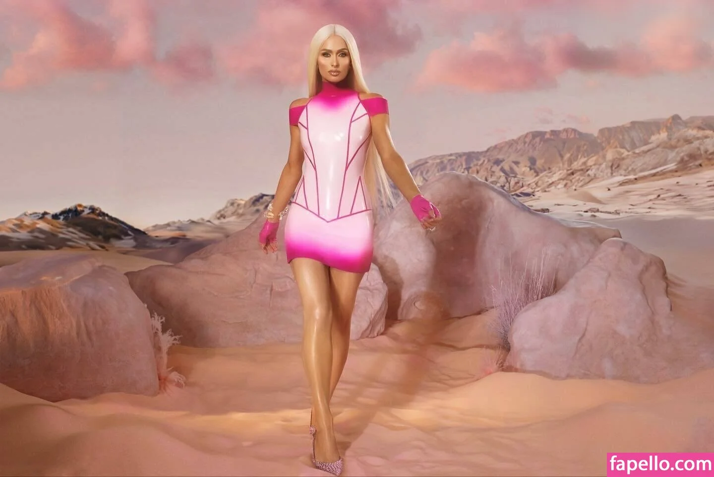 Paris Hilton / parishilton Onlyfans Photo Gallery 