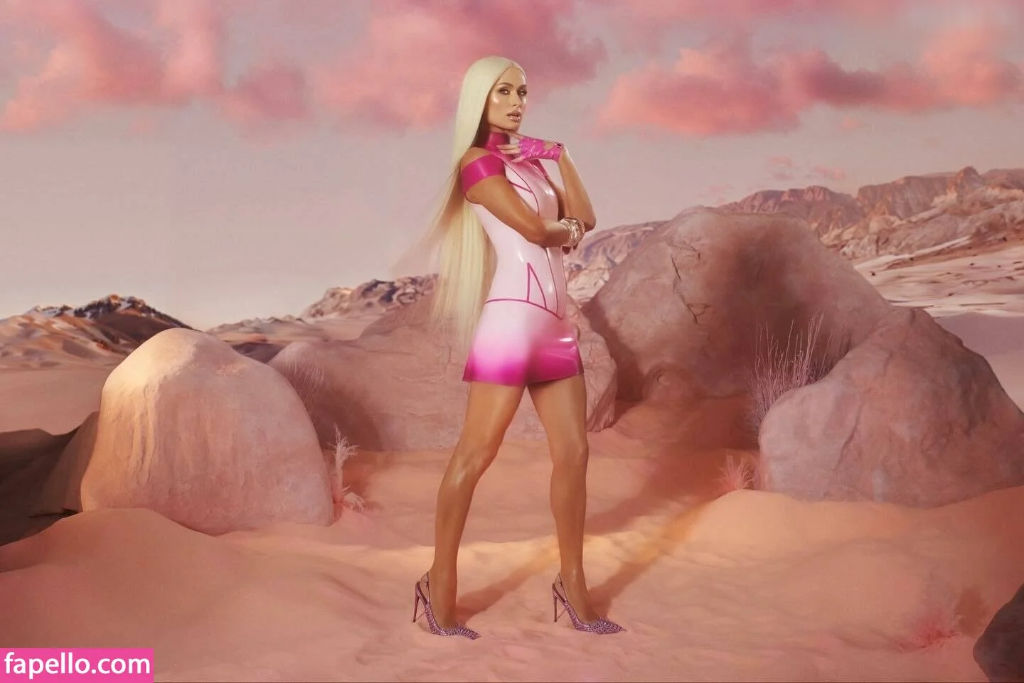 Paris Hilton / parishilton Onlyfans Photo Gallery 