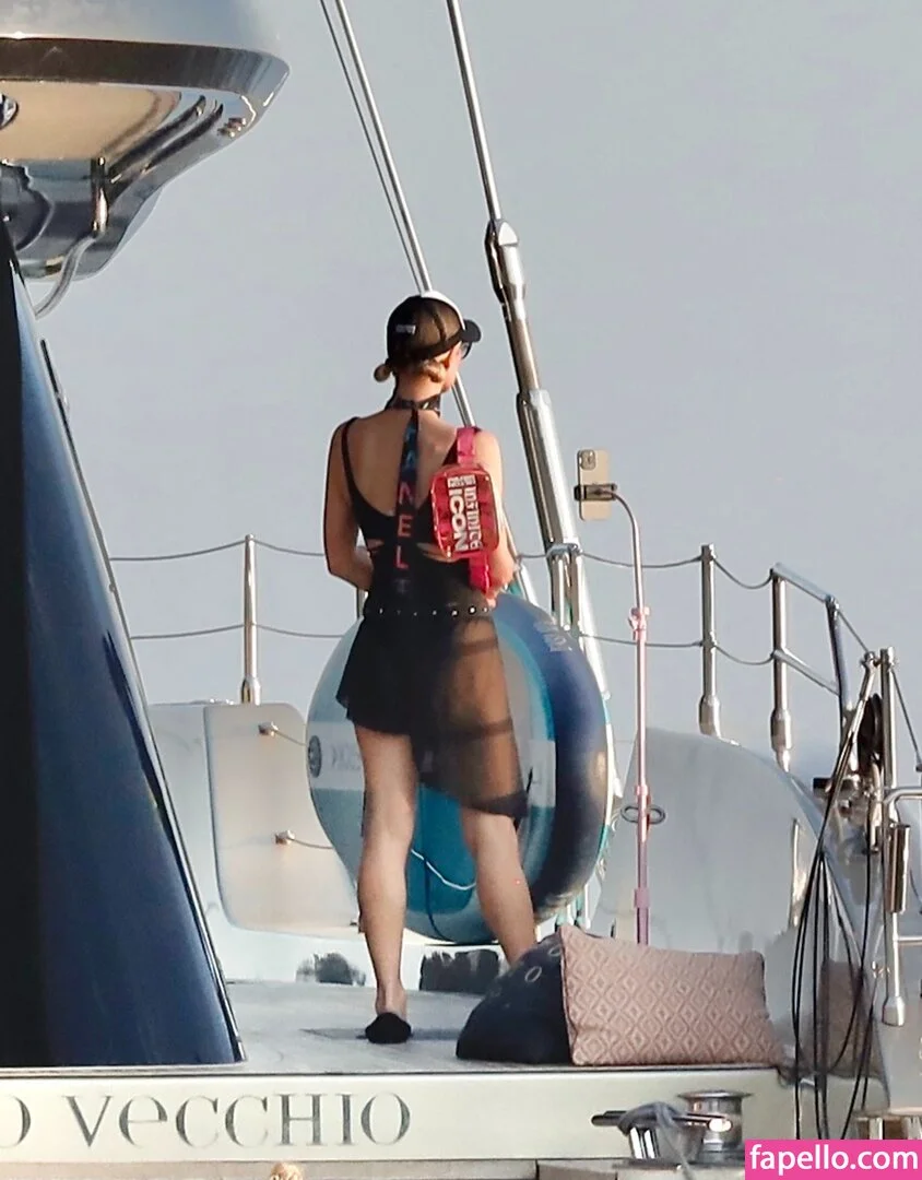 Paris Hilton / parishilton Onlyfans Photo Gallery 