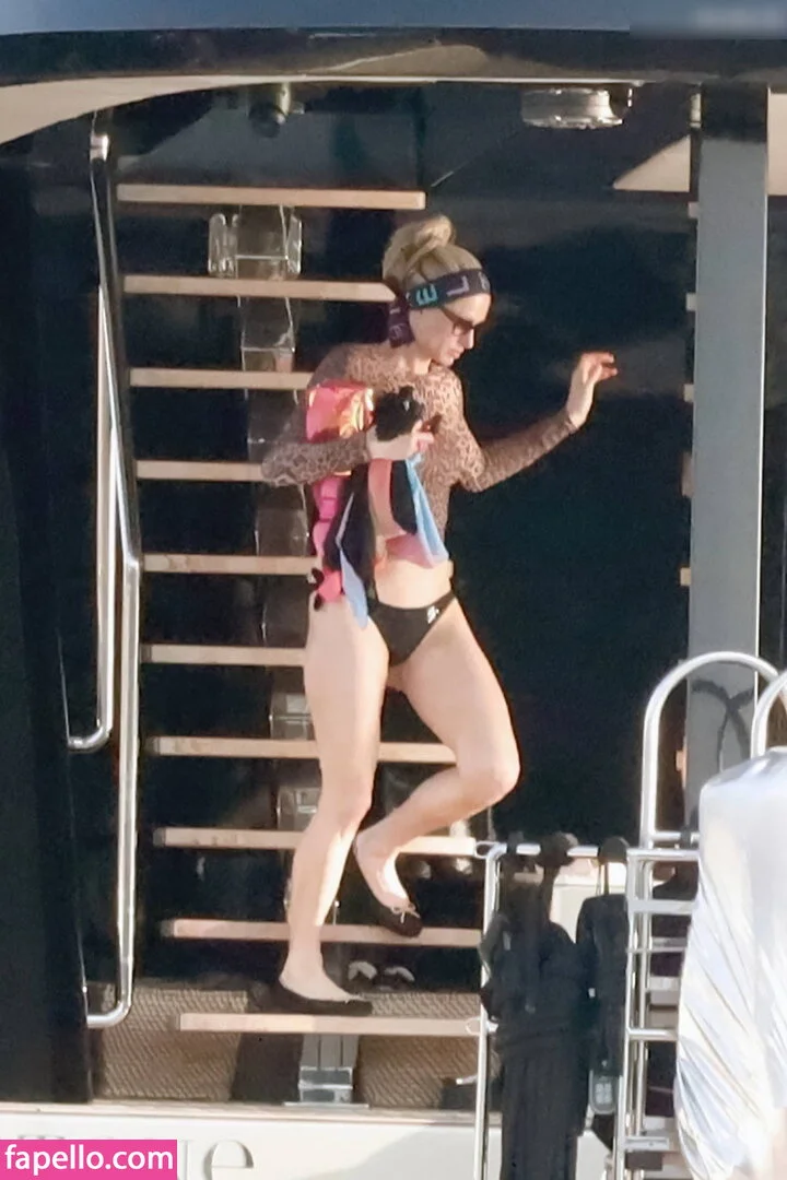 Paris Hilton / parishilton Onlyfans Photo Gallery 