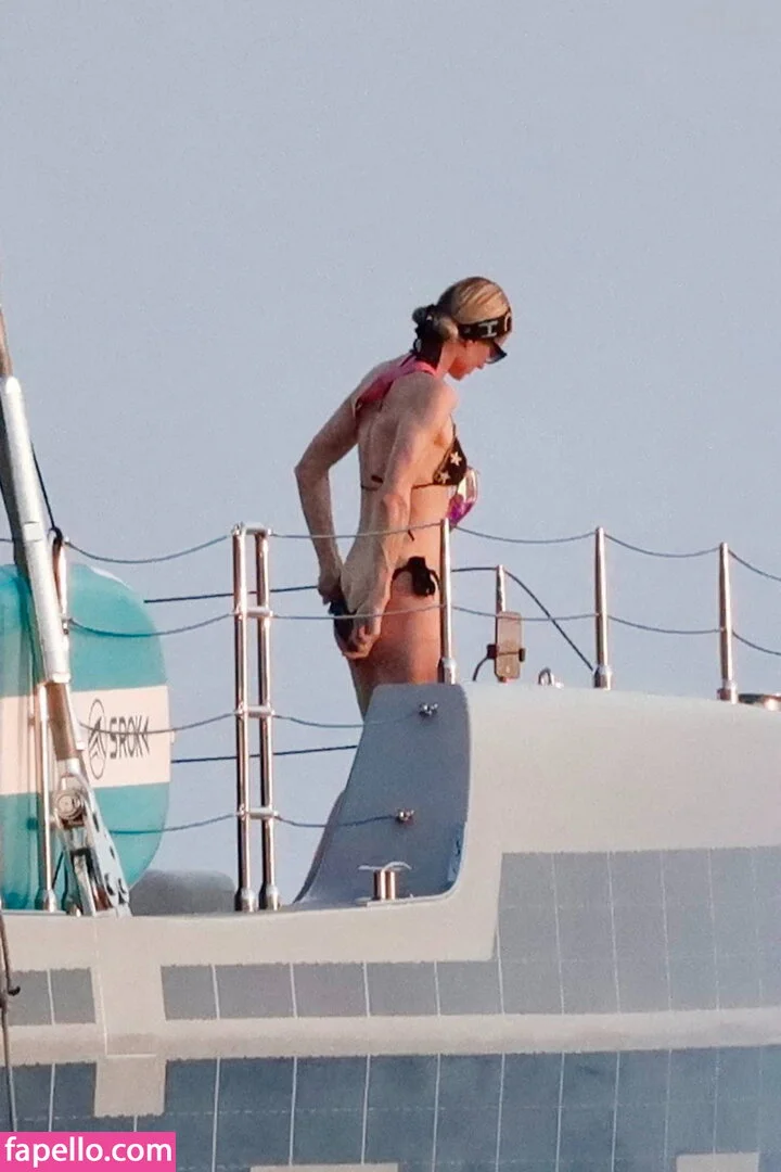 Paris Hilton / parishilton Onlyfans Photo Gallery 