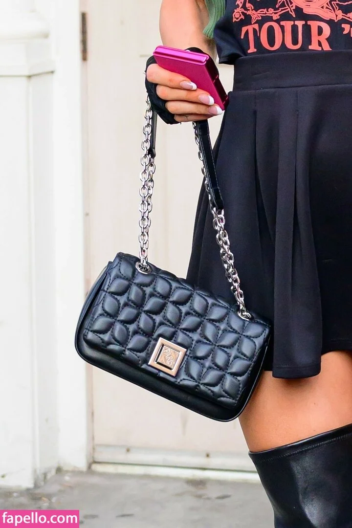 Paris Hilton / parishilton Onlyfans Photo Gallery 