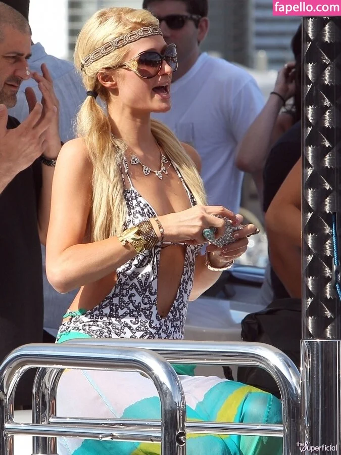 Paris Hilton / parishilton Onlyfans Photo Gallery 