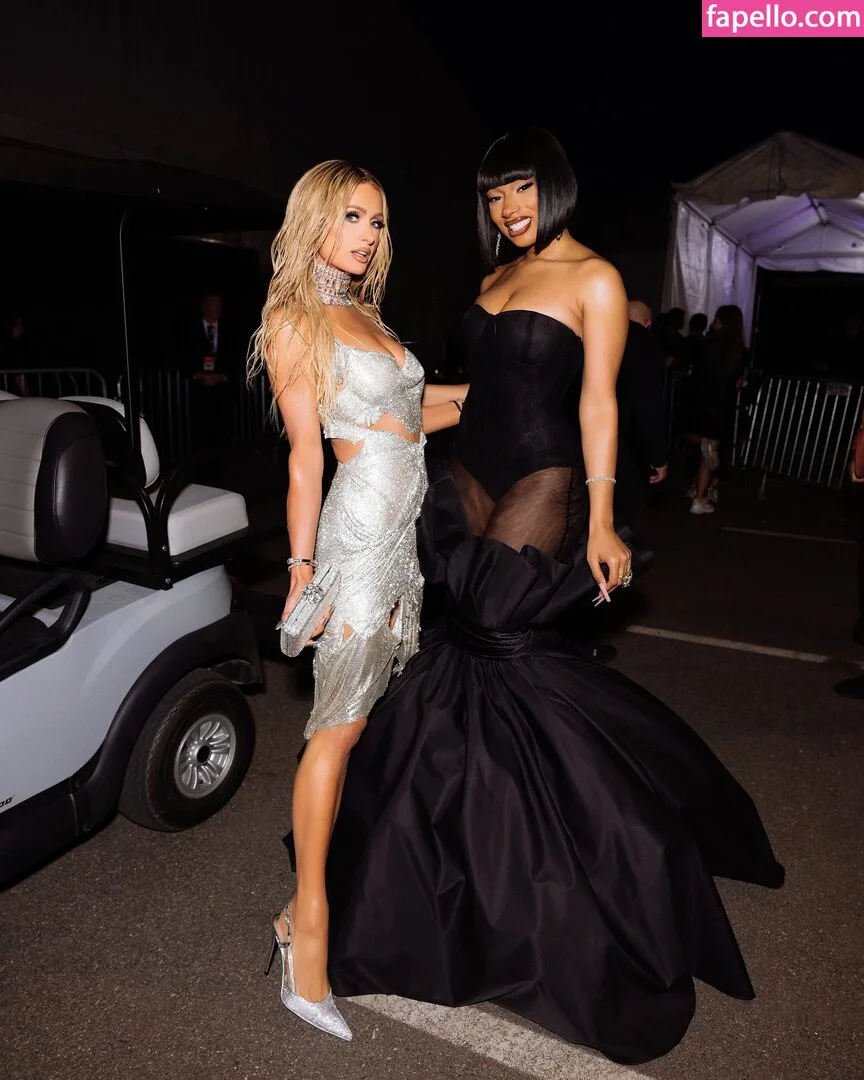 Paris Hilton / parishilton Onlyfans Photo Gallery 